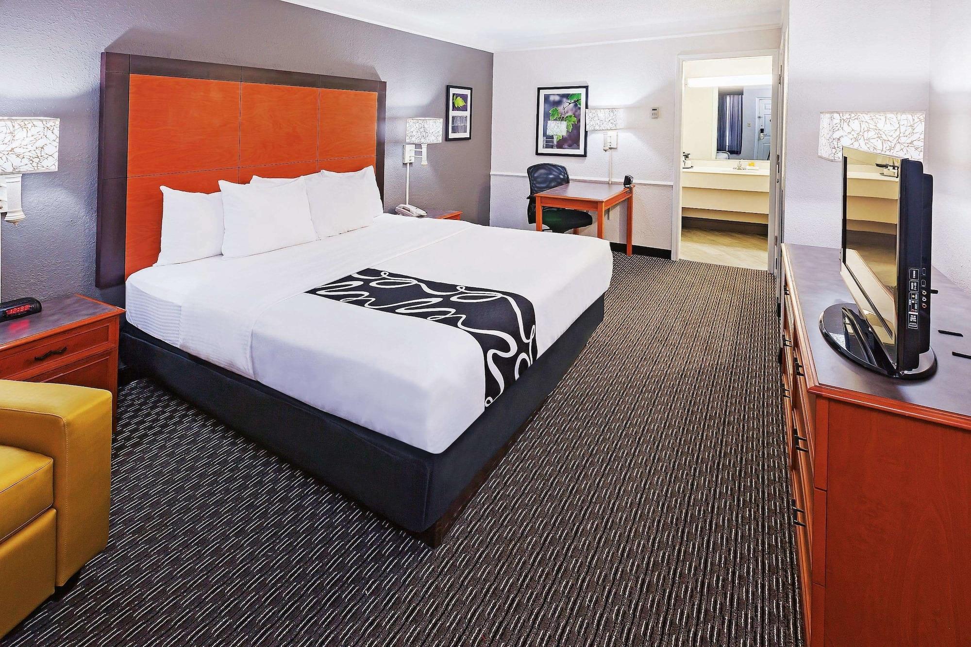 La Quinta By Wyndham Uptown