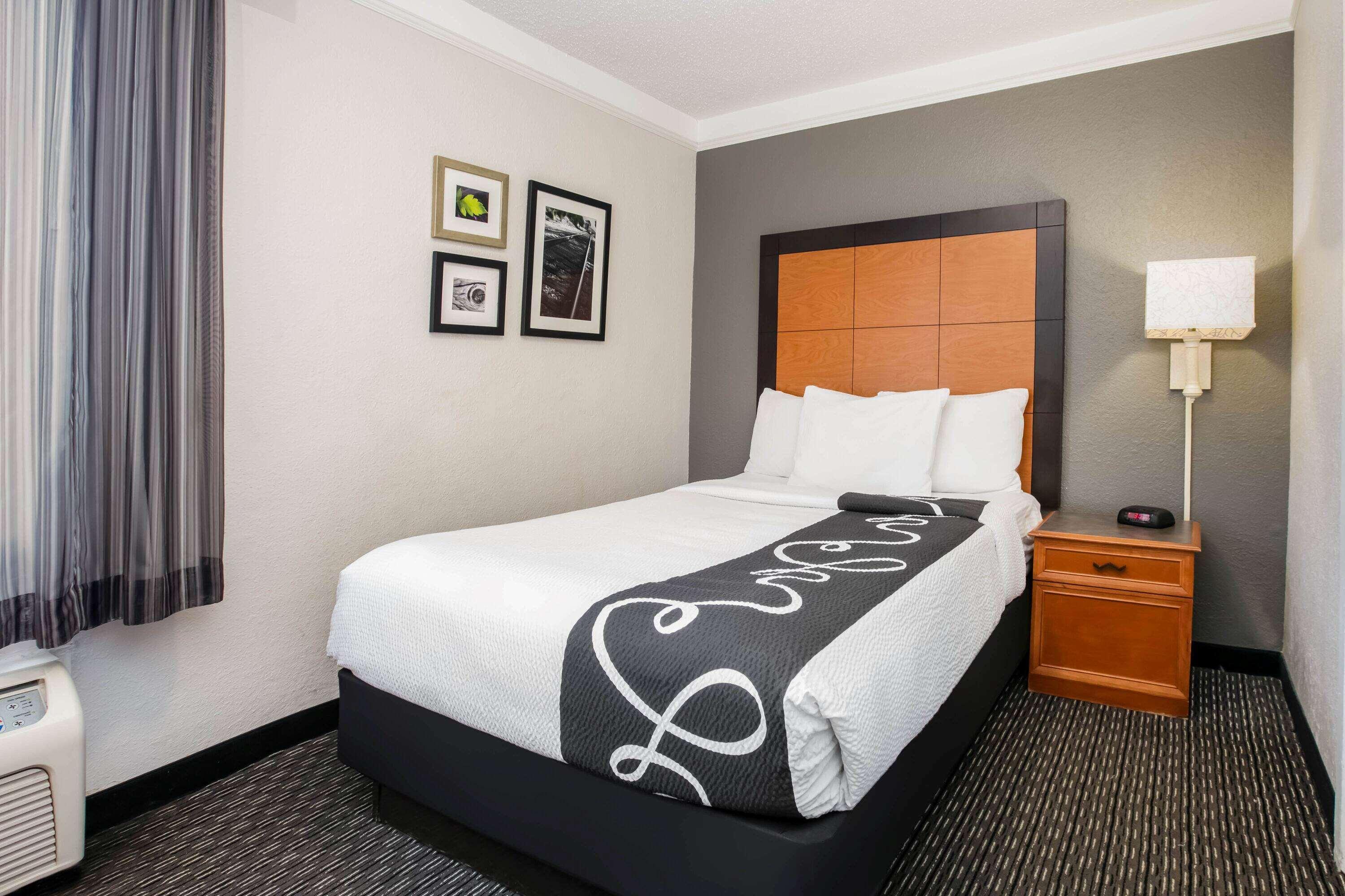 La Quinta By Wyndham Uptown