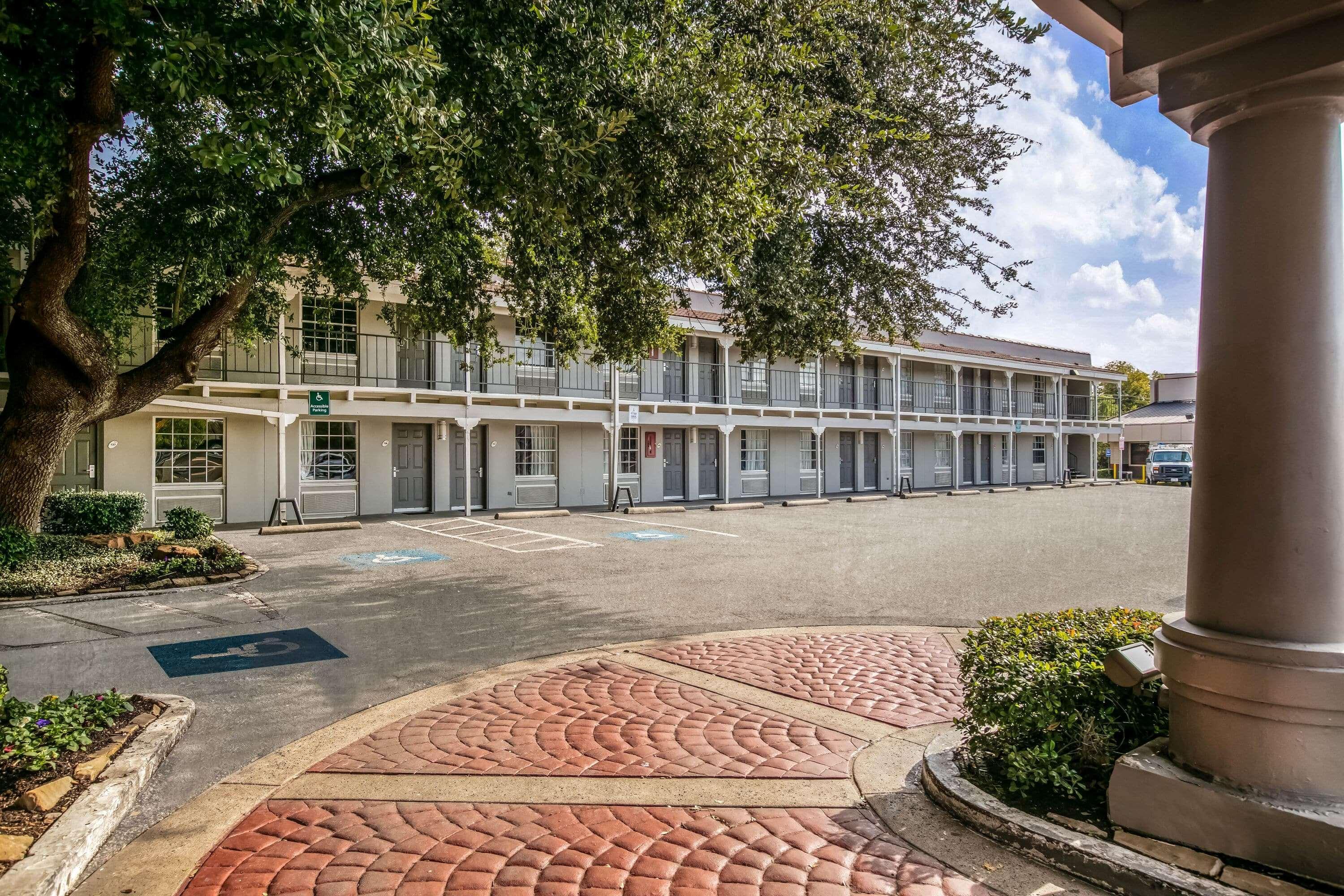 La Quinta By Wyndham Uptown Dallas