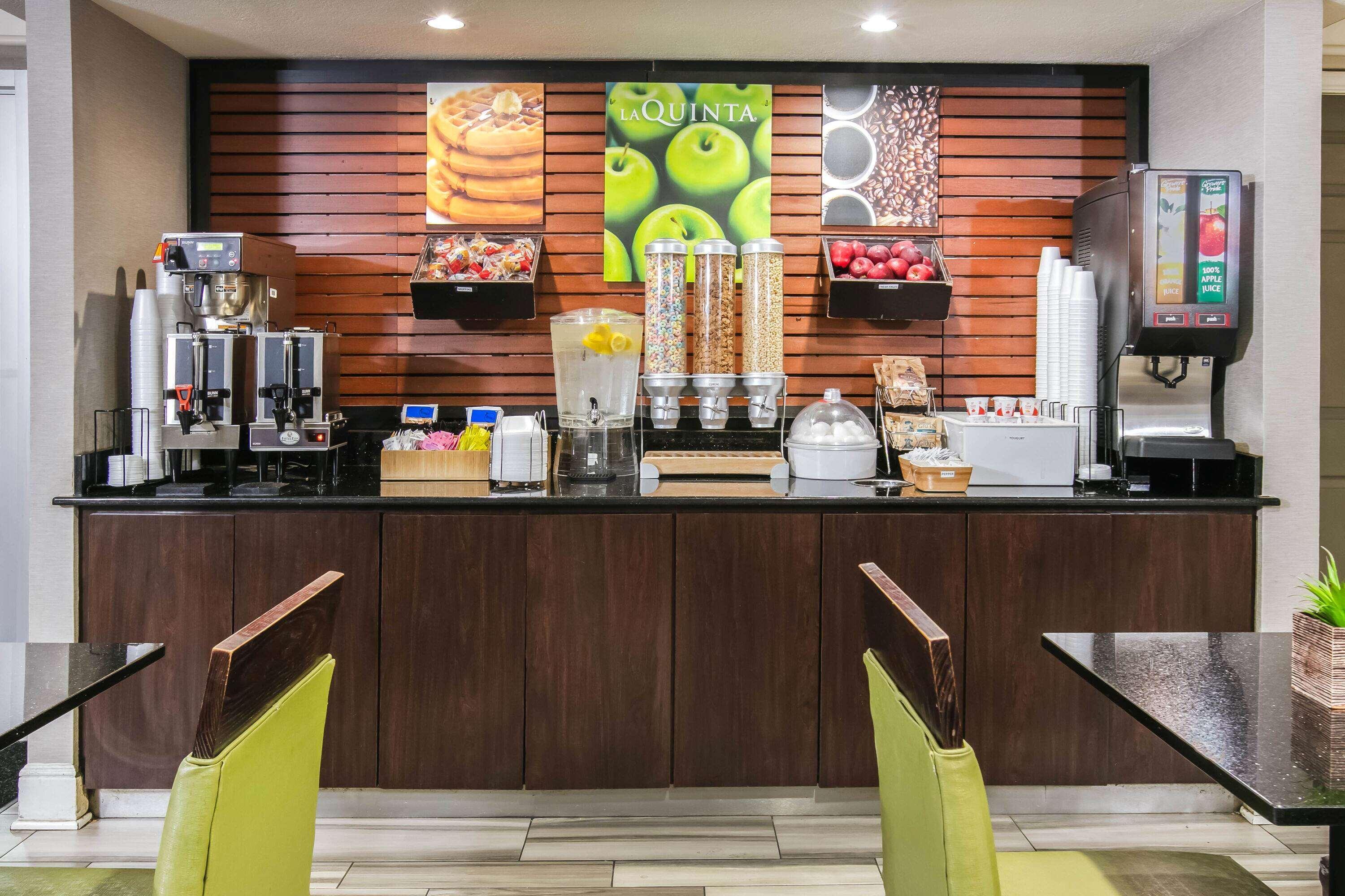 Hotel La Quinta By Wyndham Uptown