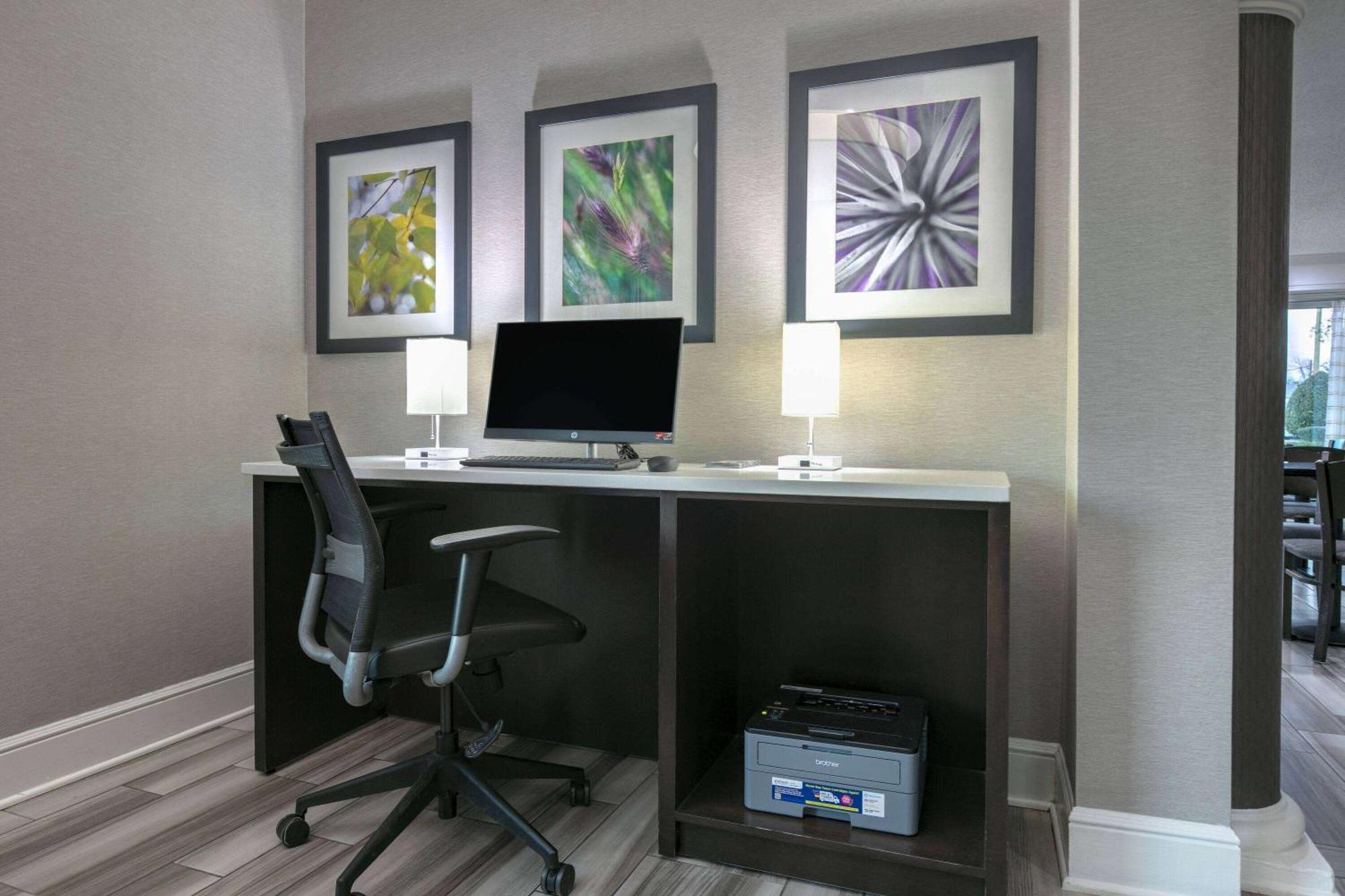 Hotel La Quinta By Wyndham Uptown 3*