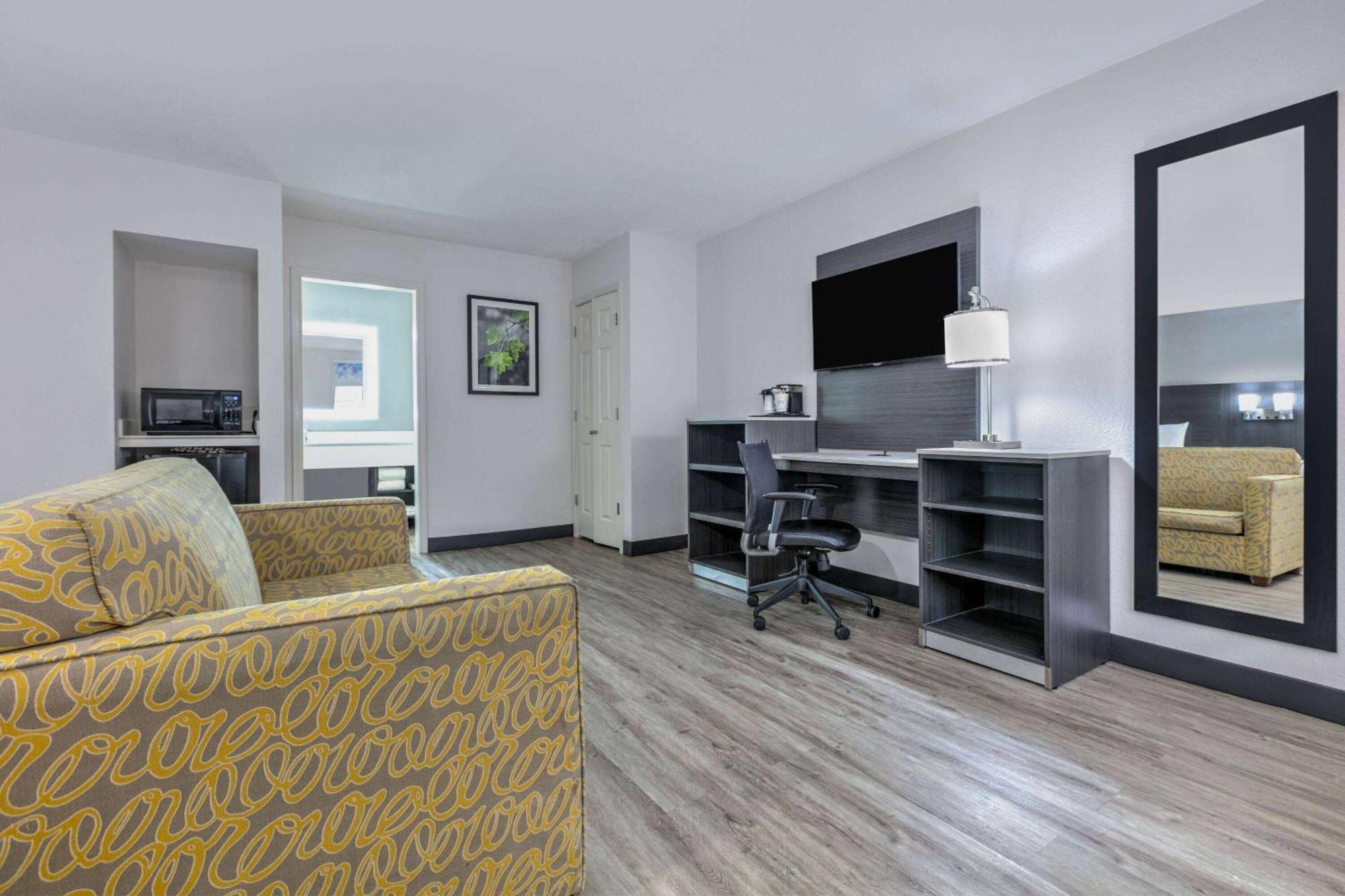 Hotel La Quinta By Wyndham Uptown