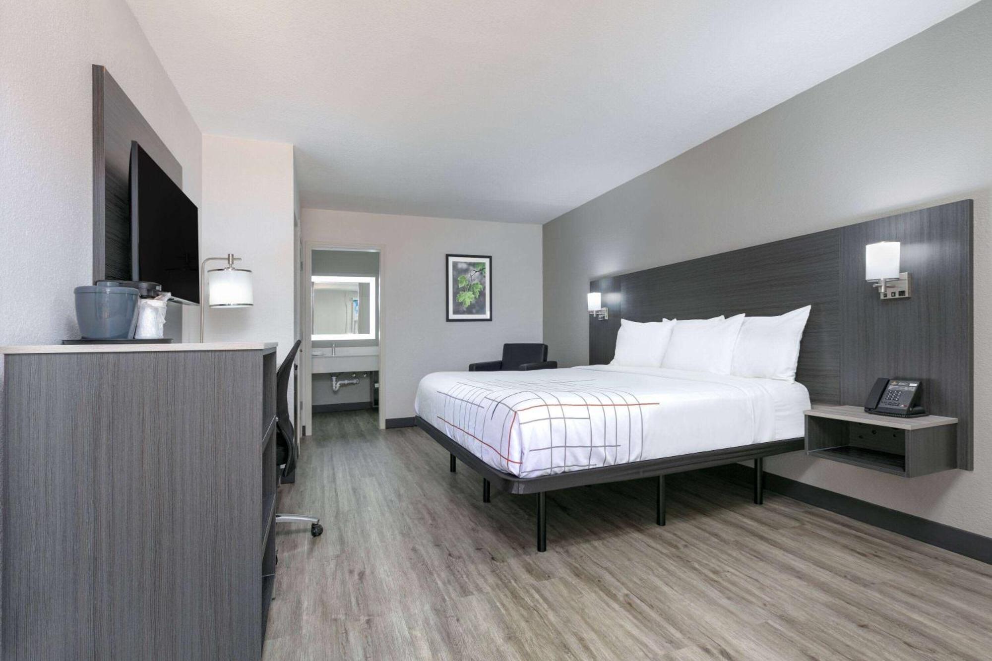 La Quinta By Wyndham Uptown