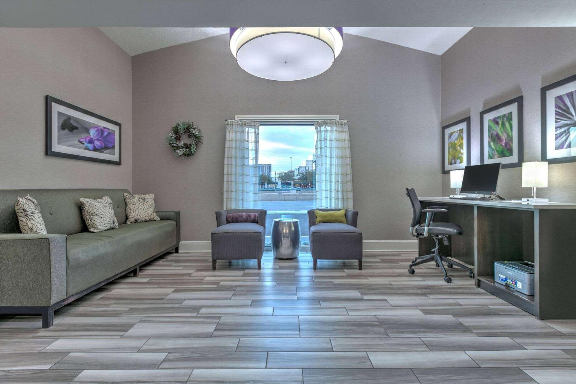 La Quinta By Wyndham Uptown 3*