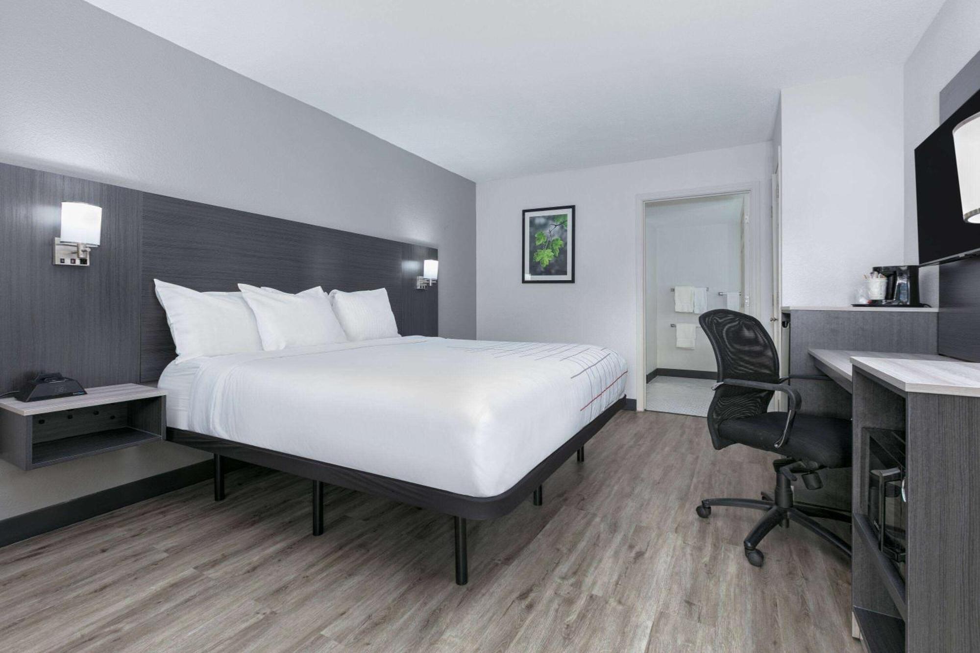 Hotel La Quinta By Wyndham Uptown Dallas