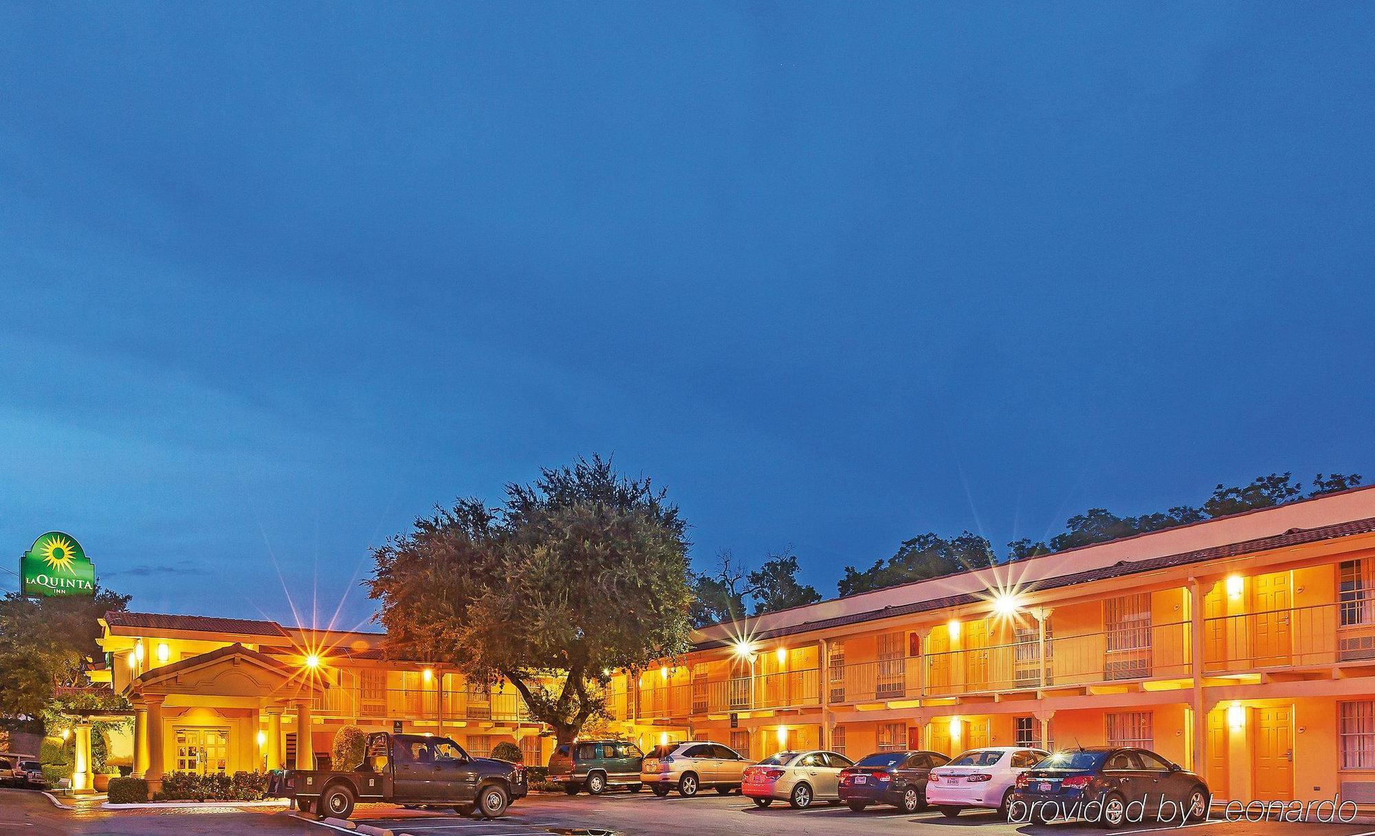 Hotel La Quinta By Wyndham Uptown 3*